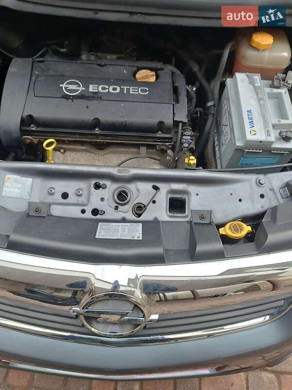 Минивэн Opel Zafira 2008 в Калуше