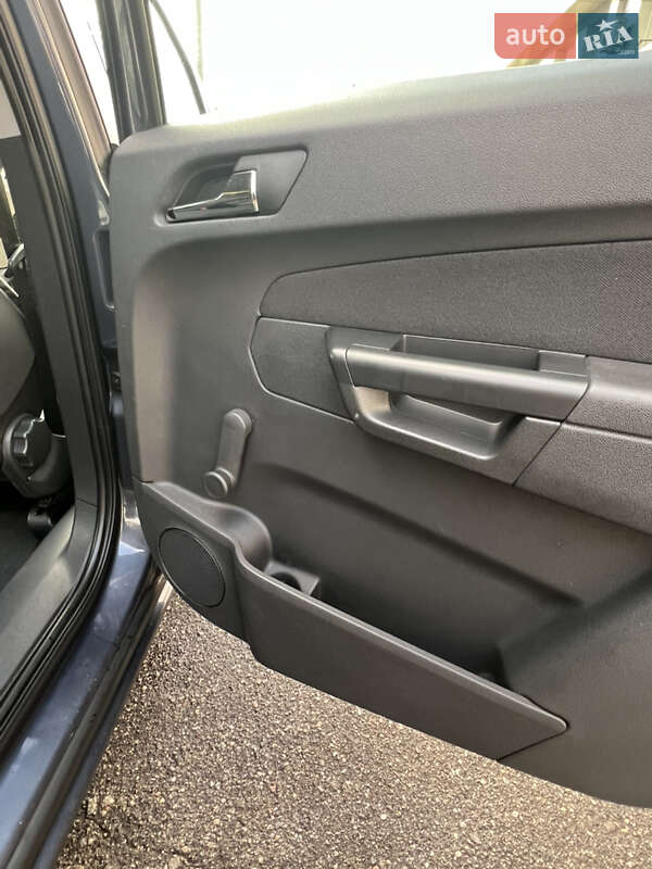 Минивэн Opel Zafira 2008 в Одессе фото 26 Минивэн Opel Zafira 2008 в Одессе