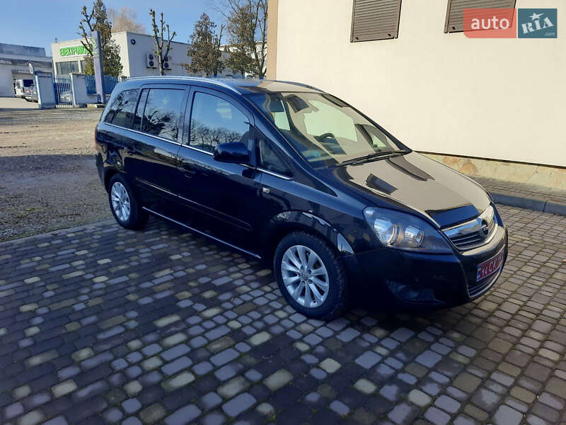 Минивэн Opel Zafira 2014 в Калуше