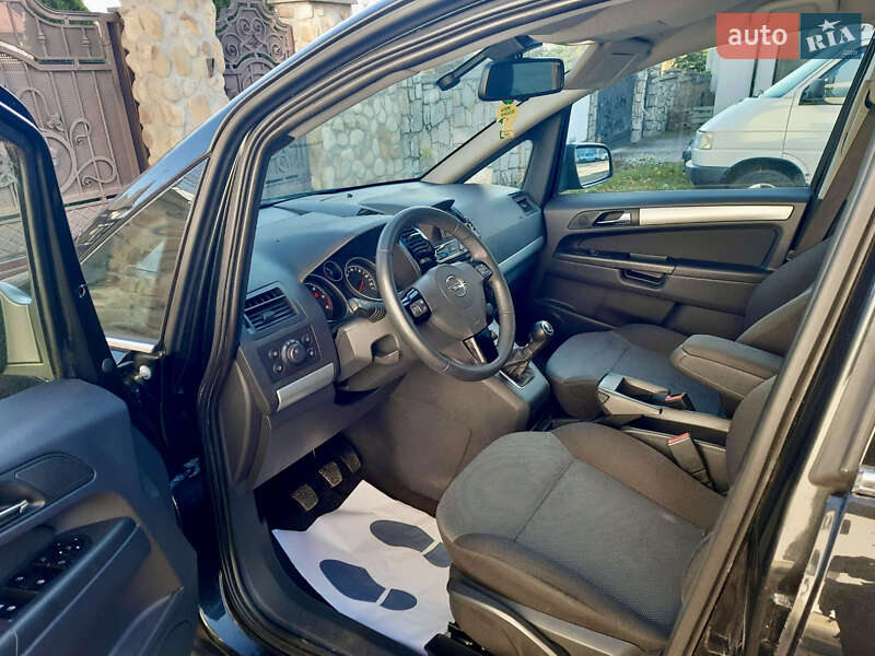 Минивэн Opel Zafira 2014 в Калуше