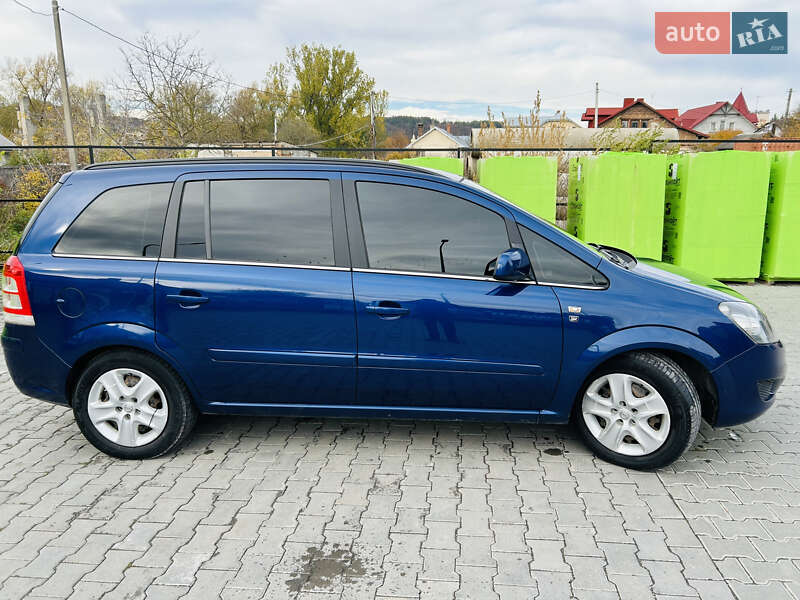 Мінівен Opel Zafira 2010 в Теребовлі