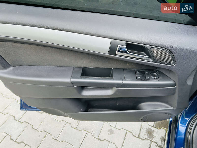 Мінівен Opel Zafira 2010 в Теребовлі