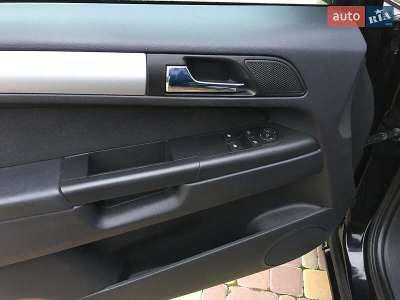 Минивэн Opel Zafira 2009 в Харькове