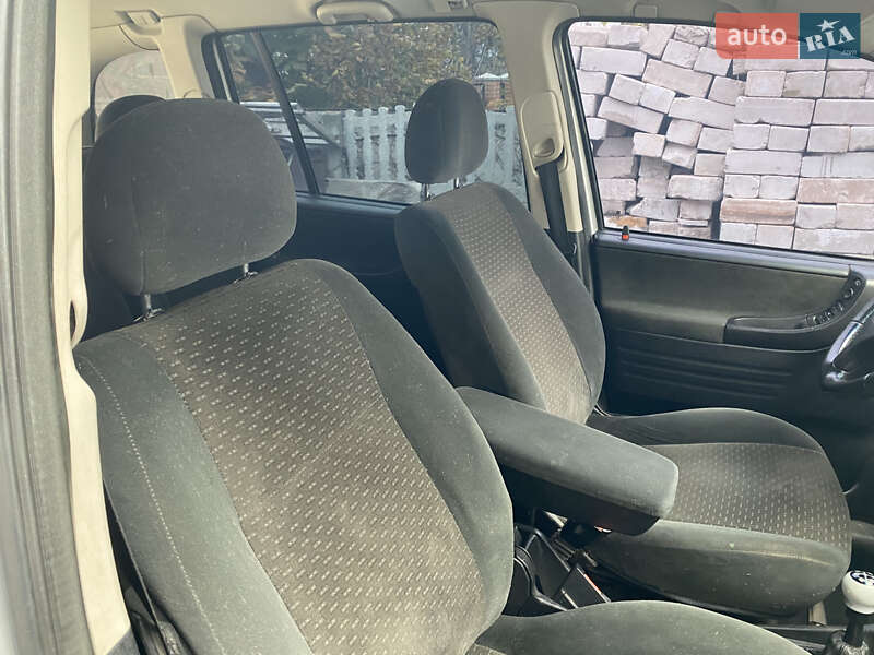Минивэн Opel Zafira 2005 в Кривом Роге