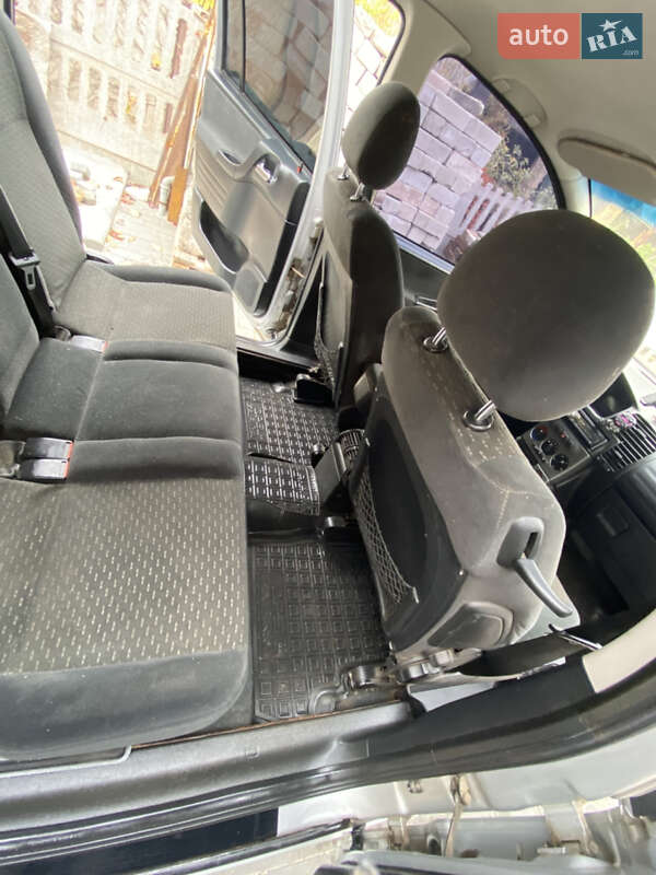 Минивэн Opel Zafira 2005 в Кривом Роге