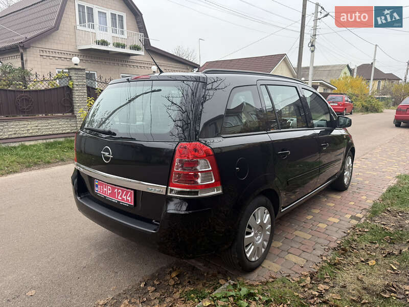 Минивэн Opel Zafira 2010 в Борисполе