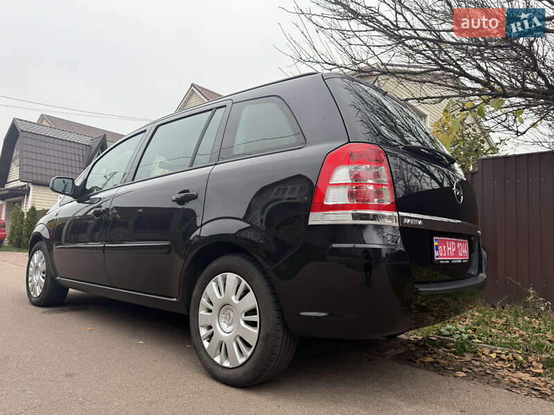 Минивэн Opel Zafira 2010 в Борисполе