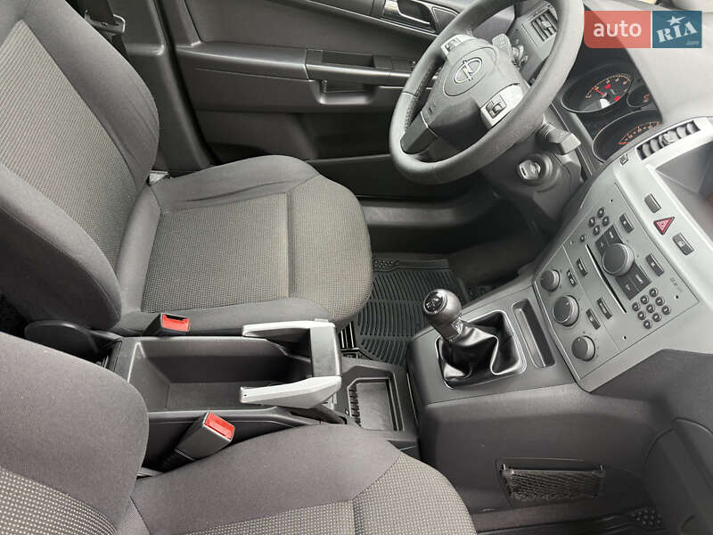 Минивэн Opel Zafira 2010 в Борисполе