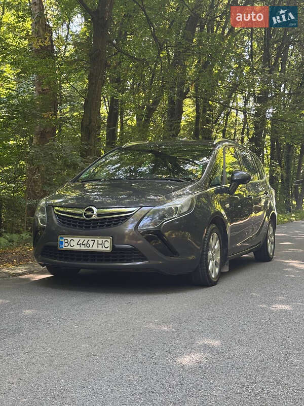 Микровэн Opel Zafira 2015 в Львове