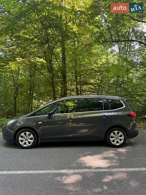 Микровэн Opel Zafira 2015 в Львове