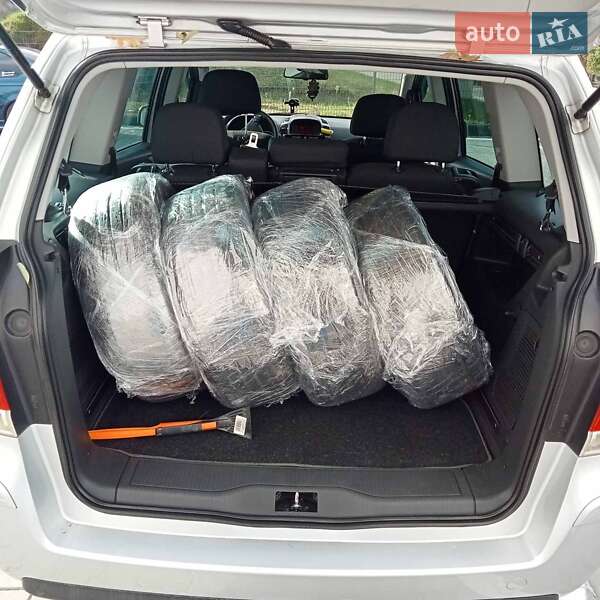 Минивэн Opel Zafira 2012 в Ровно