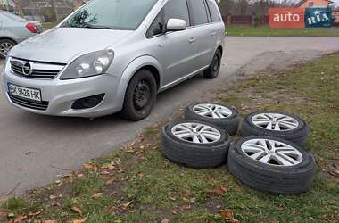 Минивэн Opel Zafira 2010 в Ровно
