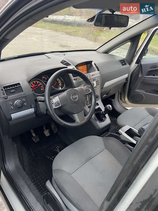 Минивэн Opel Zafira 2007 в Обухове фото 2 Минивэн Opel Zafira 2007 в Обухове