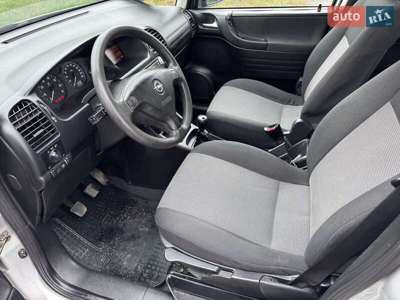 Минивэн Opel Zafira 2004 в Жмеринке