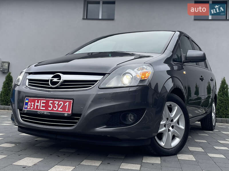 Мінівен Opel Zafira 2011 в Дрогобичі