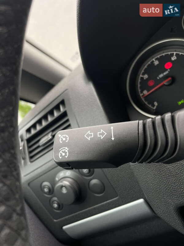 Мінівен Opel Zafira 2011 в Дрогобичі