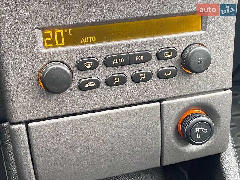 Мінівен Opel Zafira 2005 в Києві