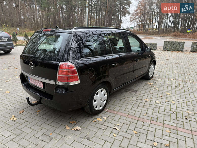 Минивэн Opel Zafira 2007 в Луцке