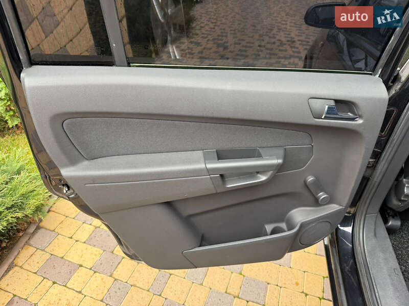 Минивэн Opel Zafira 2007 в Могилев-Подольске фото 17 Минивэн Opel Zafira 2007 в Могилев-Подольске