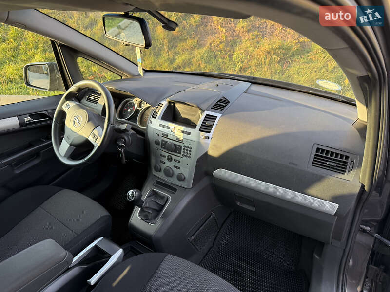 Мінівен Opel Zafira 2011 в Стрию