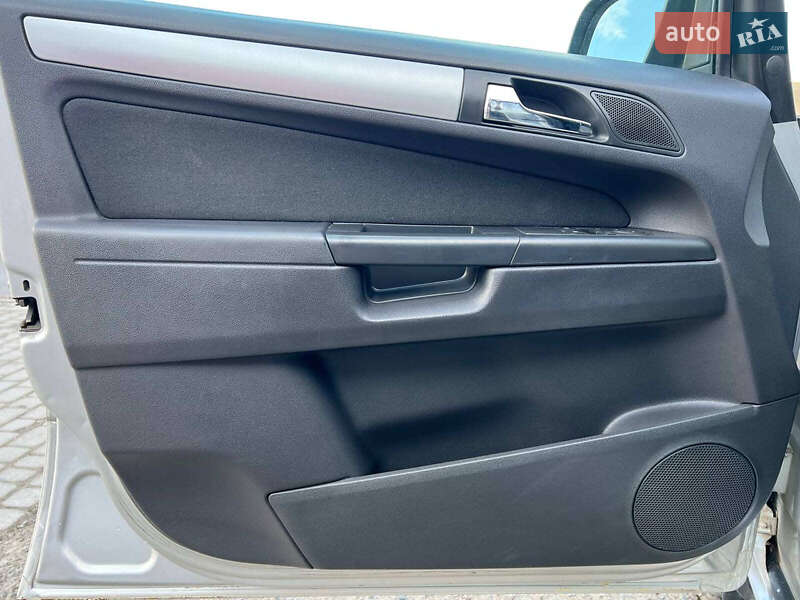 Минивэн Opel Zafira 2012 в Львове фото 15 Минивэн Opel Zafira 2012 в Львове