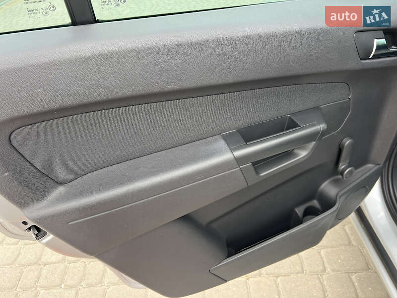 Минивэн Opel Zafira 2012 в Дунаевцах фото 36 Минивэн Opel Zafira 2012 в Дунаевцах