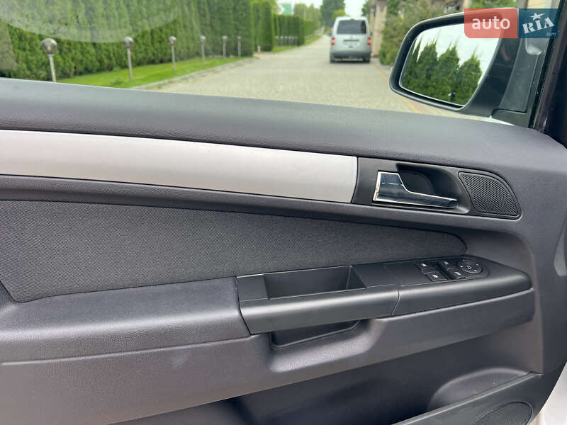 Минивэн Opel Zafira 2012 в Дунаевцах фото 39 Минивэн Opel Zafira 2012 в Дунаевцах