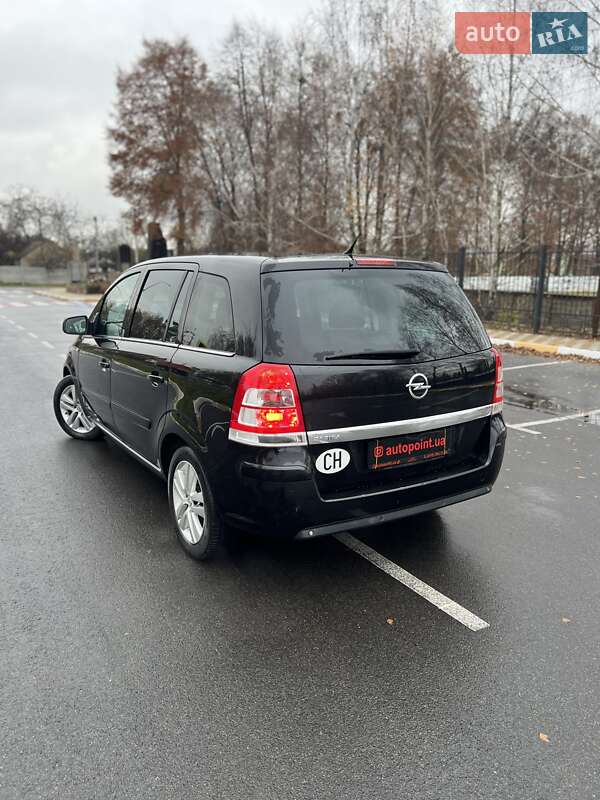 Минивэн Opel Zafira 2011 в Белогородке