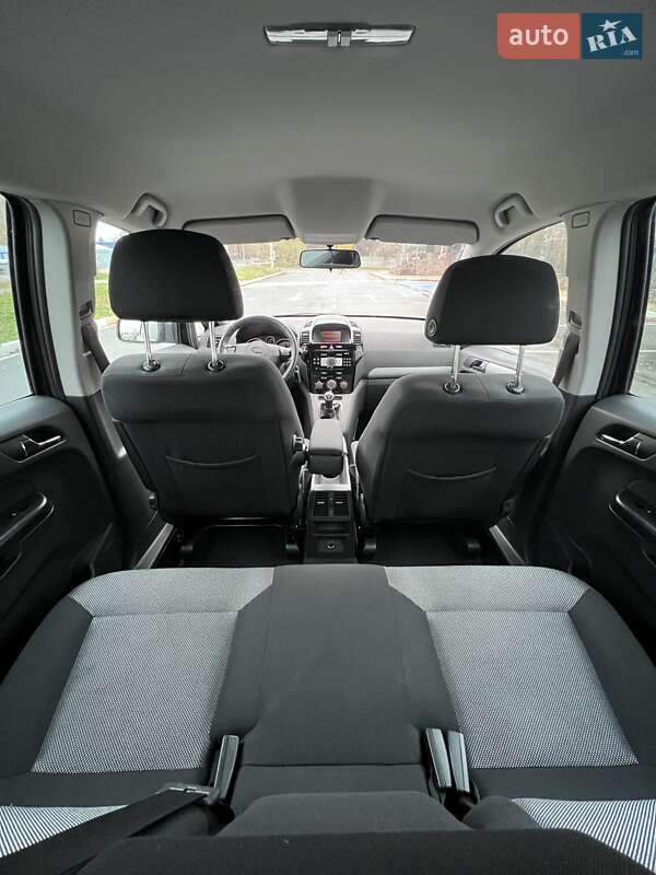 Минивэн Opel Zafira 2011 в Белогородке