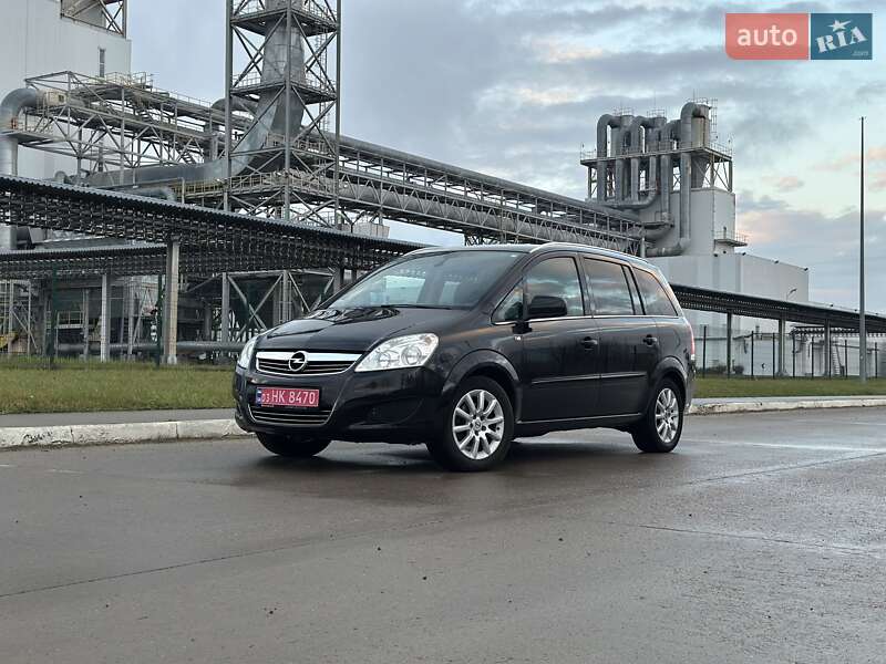 Минивэн Opel Zafira 2009 в Коростене