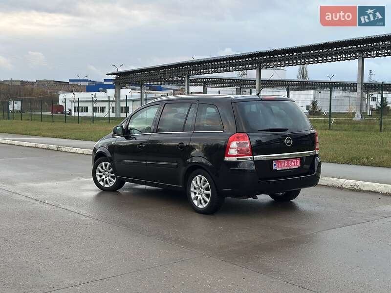 Минивэн Opel Zafira 2009 в Коростене