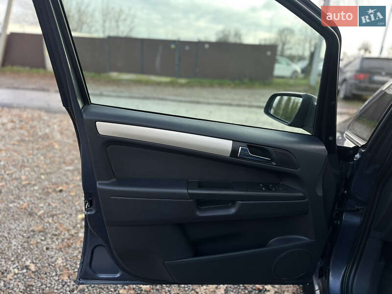 Минивэн Opel Zafira 2008 в Виннице