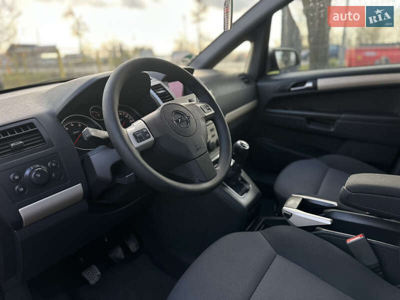 Минивэн Opel Zafira 2008 в Виннице