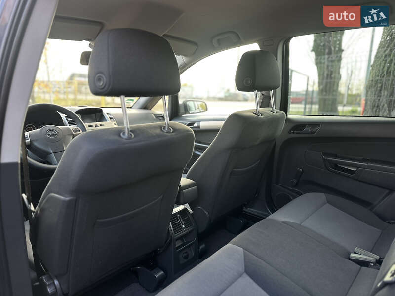 Минивэн Opel Zafira 2008 в Виннице
