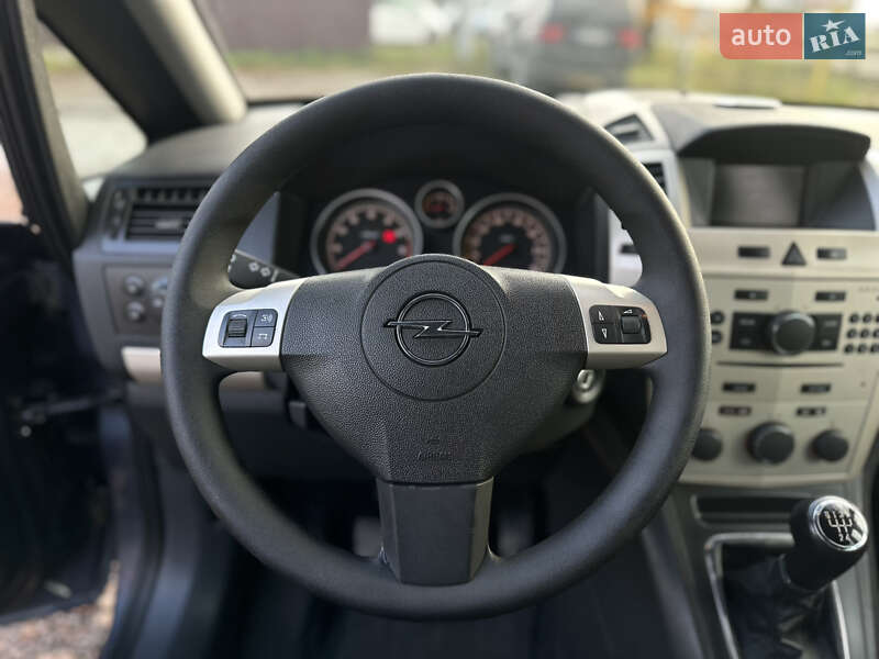 Минивэн Opel Zafira 2008 в Виннице