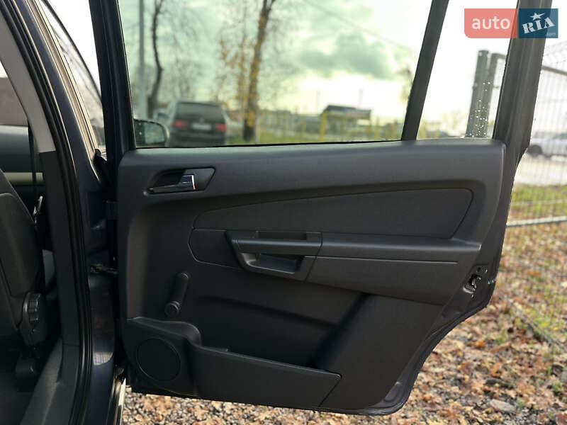 Минивэн Opel Zafira 2008 в Виннице