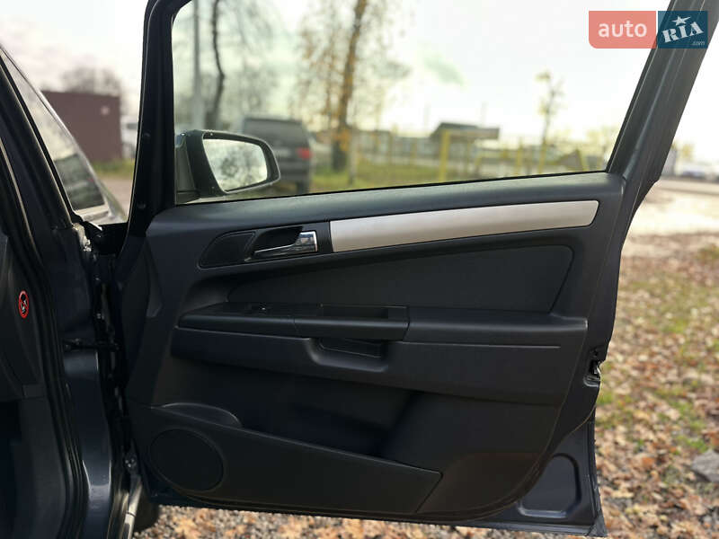 Минивэн Opel Zafira 2008 в Виннице