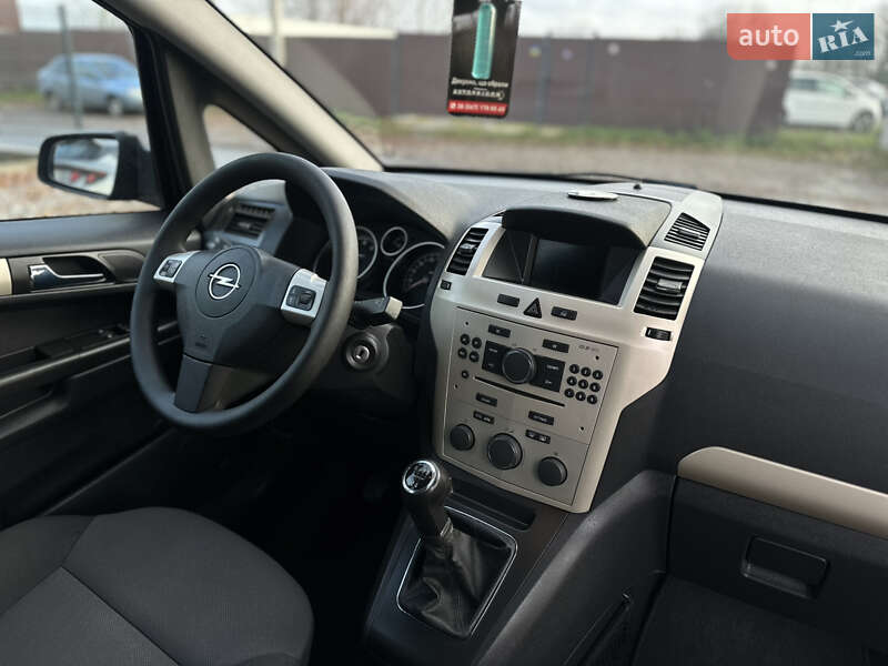 Минивэн Opel Zafira 2008 в Виннице