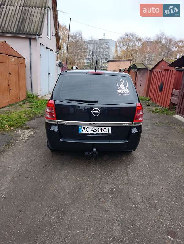 Минивэн Opel Zafira 2009 в Луцке