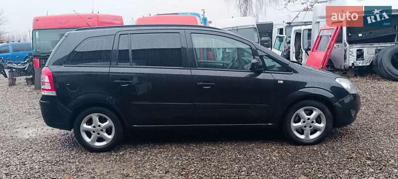 Минивэн Opel Zafira 2013 в Снятине