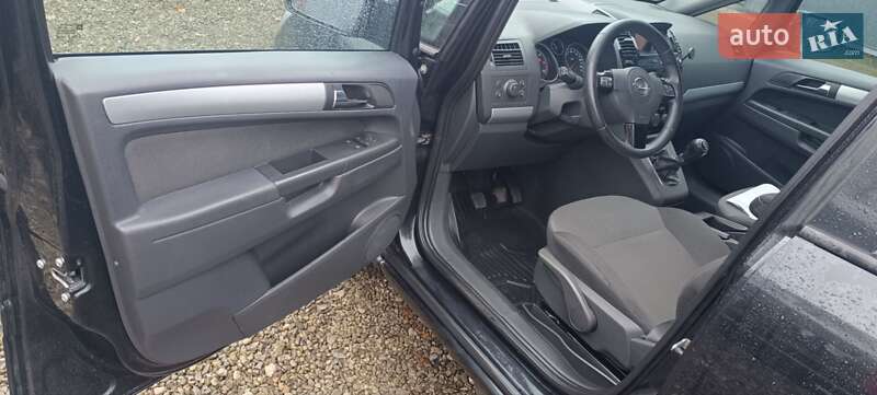 Минивэн Opel Zafira 2013 в Снятине