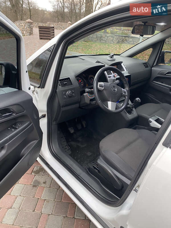 Мінівен Opel Zafira 2011 в Кропивницькому