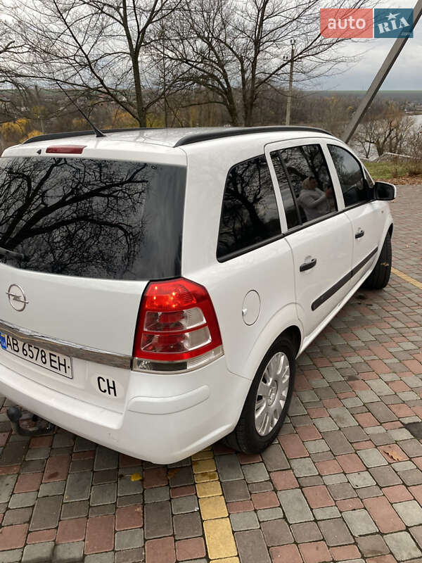 Мінівен Opel Zafira 2011 в Кропивницькому