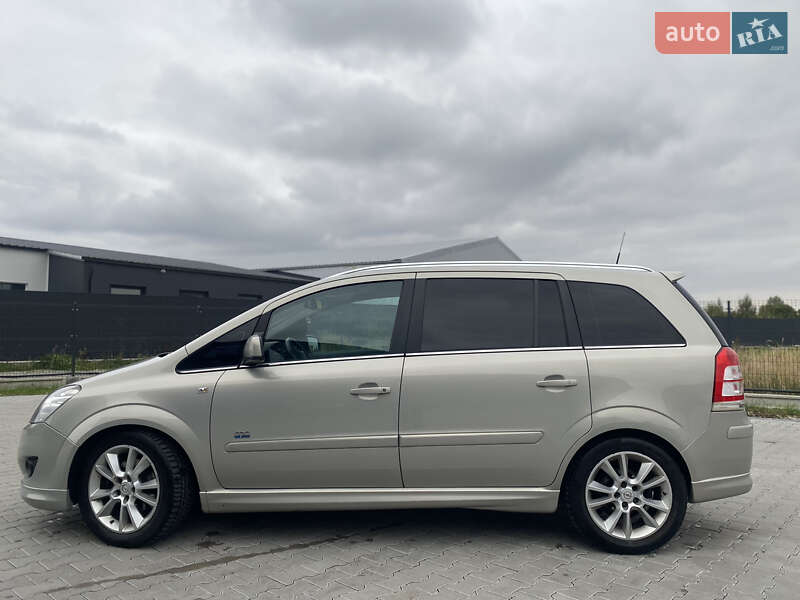 Минивэн Opel Zafira 2011 в Ивано-Франковске
