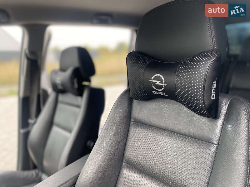 Минивэн Opel Zafira 2011 в Ивано-Франковске