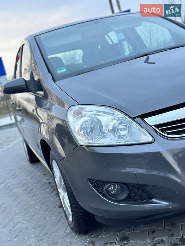 Минивэн Opel Zafira 2009 в Владимире