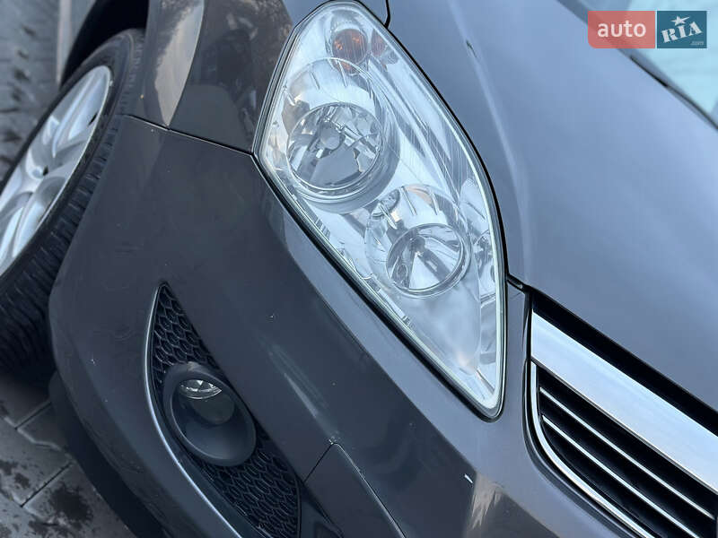 Минивэн Opel Zafira 2009 в Владимире