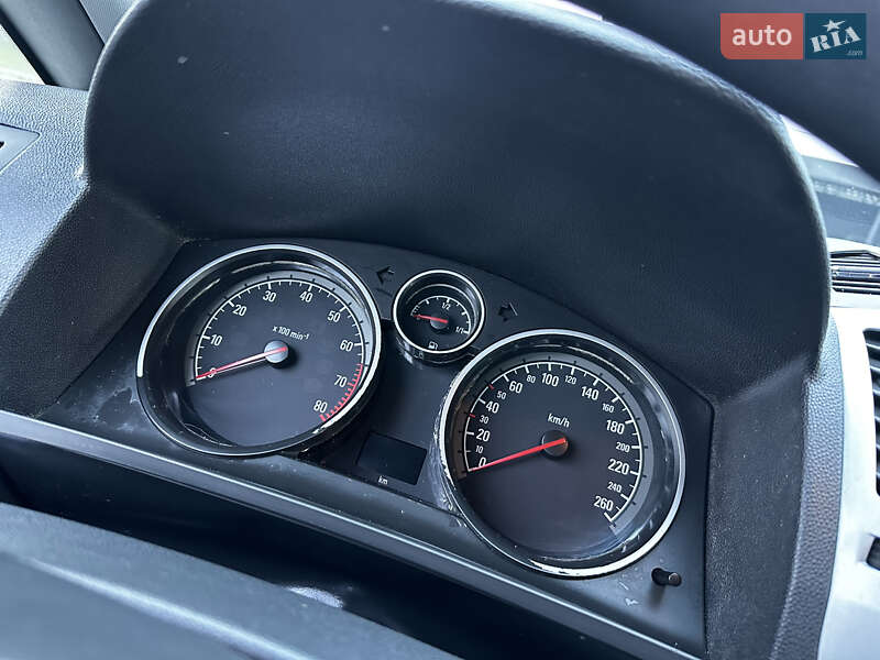 Минивэн Opel Zafira 2009 в Владимире