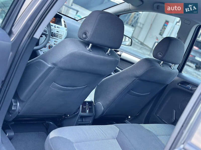 Минивэн Opel Zafira 2009 в Владимире