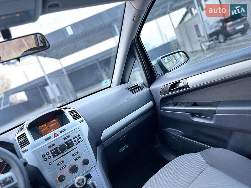 Минивэн Opel Zafira 2009 в Владимире